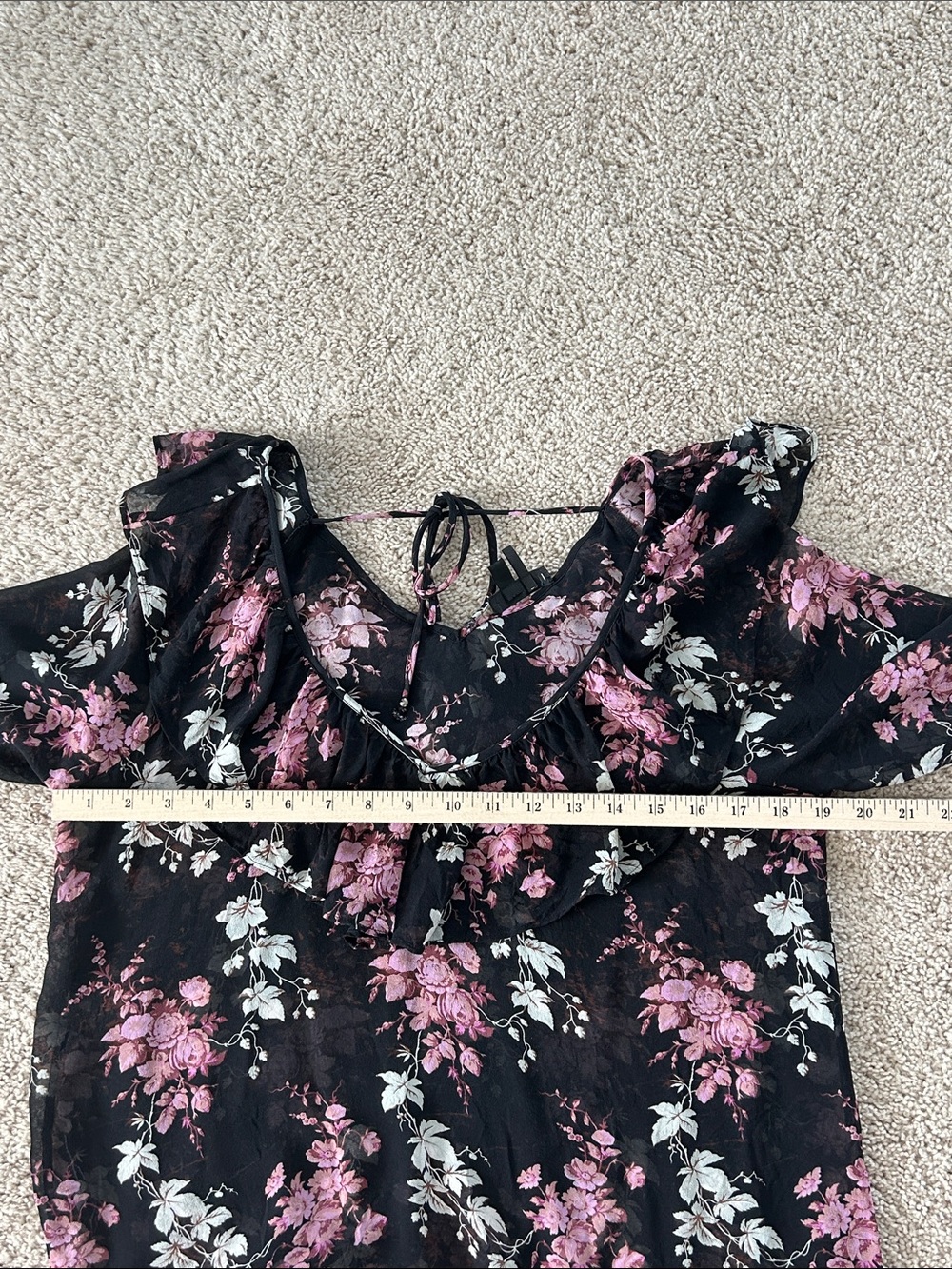 PAIGE 100% Silk Black Floral Ruffle-Neck Blouse with Pink & White‎ Print - Picture 5 of 8